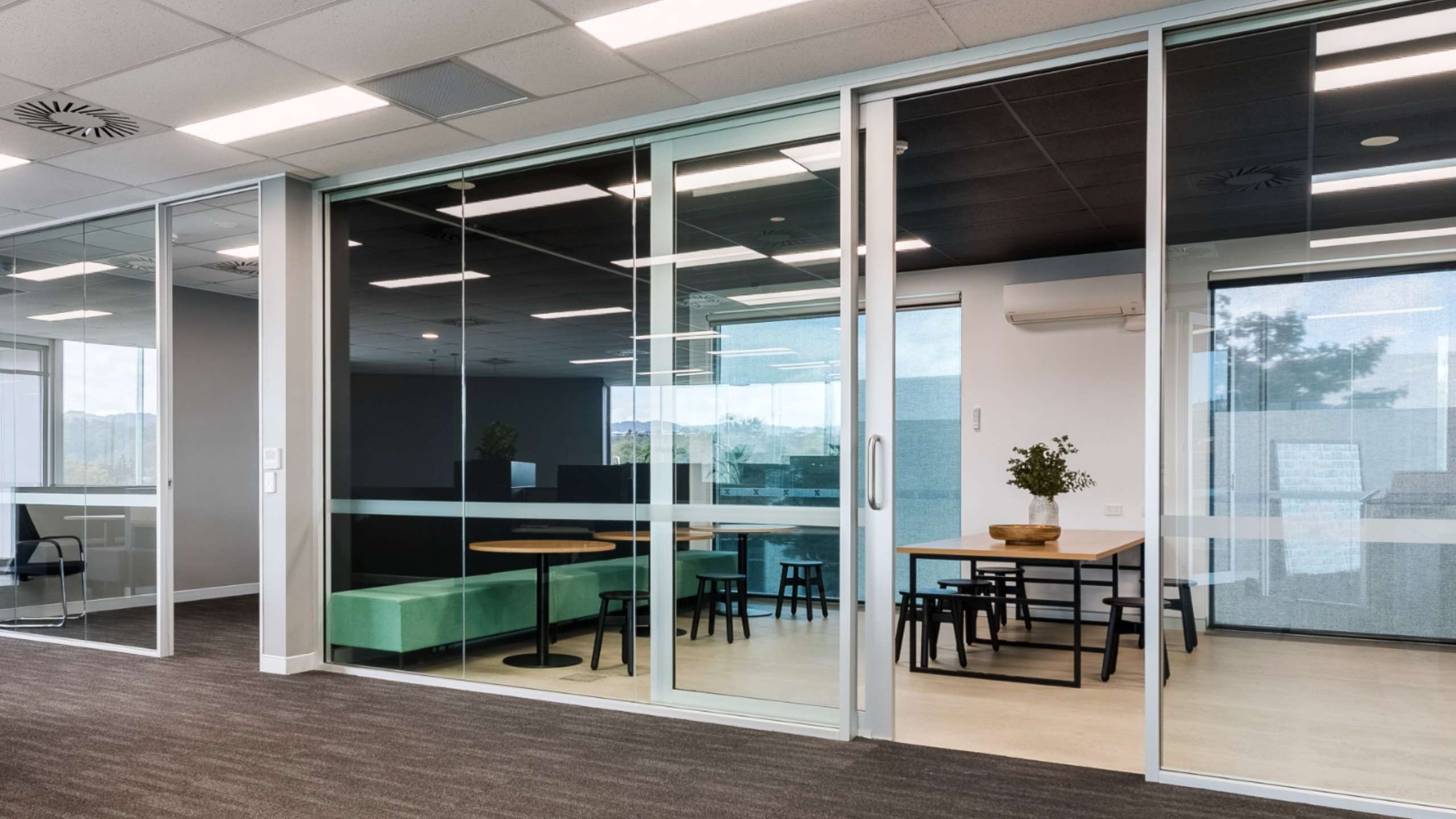 Amicus Project Efm Logistics - Colorful Images - Ultra HD HD Collection